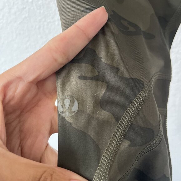 Lululemon Leggings Womens 4 Green Camo Cropped Gym Athletic Yoga - Picture 3 of 6